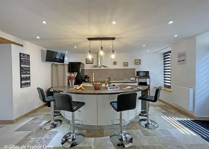 Holiday home Maison Ancienne - 8 Pers. - Fr-1-497-185 Reveillon