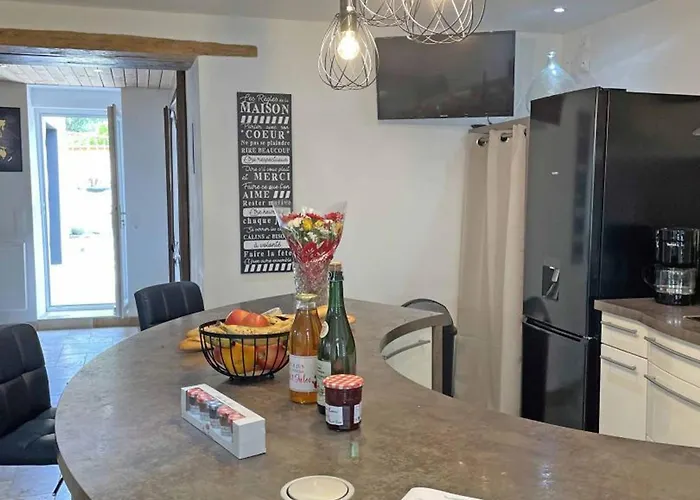 Maison En Pierre Avec Et Animaux Acceptes - Fr-1-497-185 * Réveillon